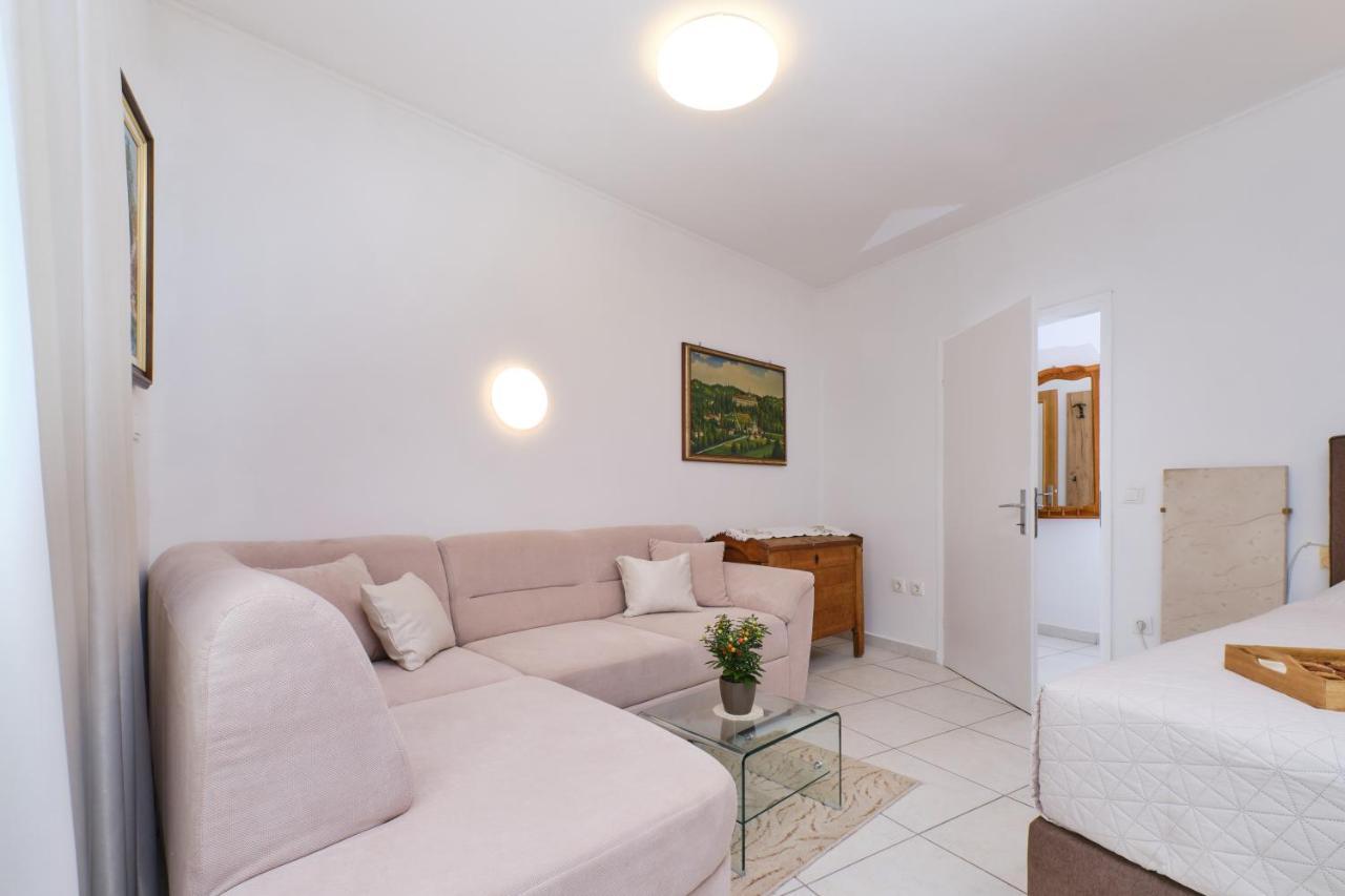 Apartments Antares Mali Lošinj Екстериор снимка